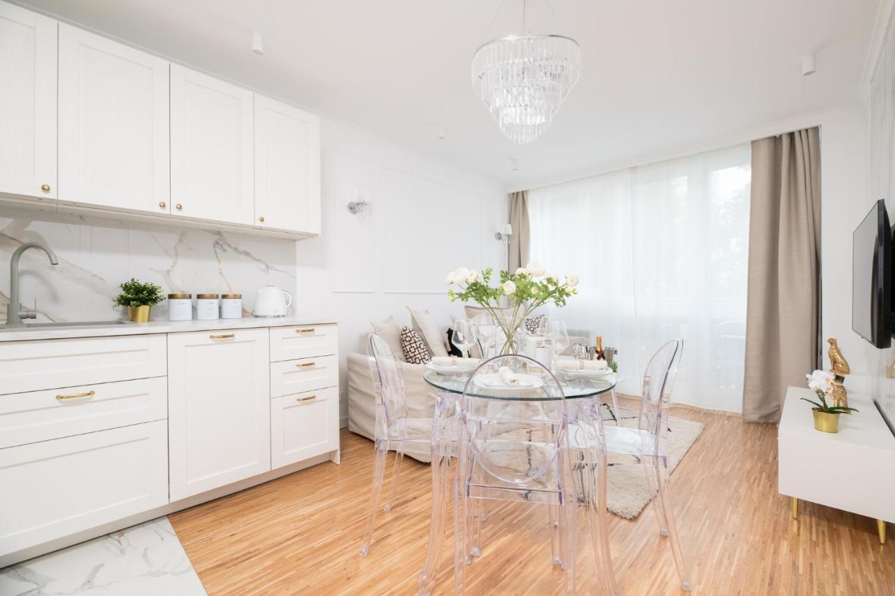 Glam & Modern By Cooee Apartments Varsovie Extérieur photo