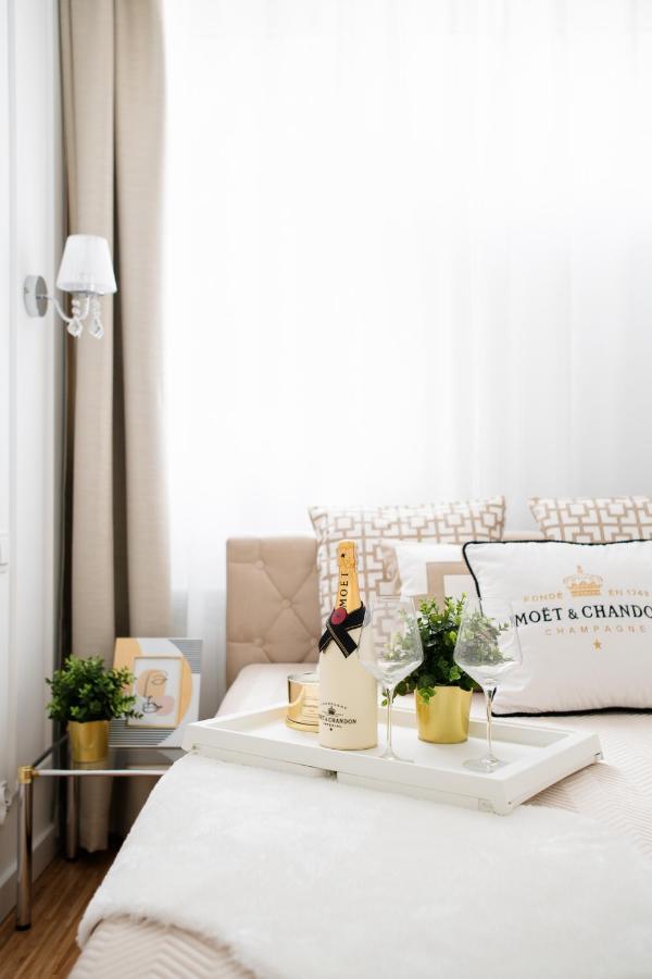 Glam & Modern By Cooee Apartments Varsovie Extérieur photo